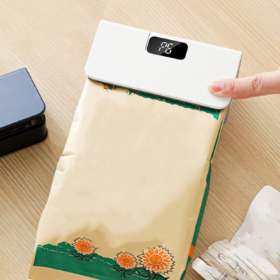 2-in-1 Magnetic Bag Sealer & Cutter – Fridge Kitchen Tool